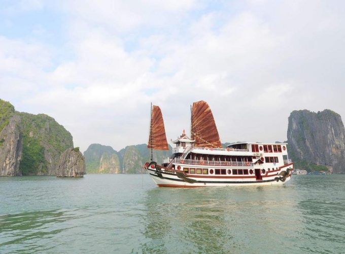 Halong Royal Palace 3* Cruise 3 days 2 nights